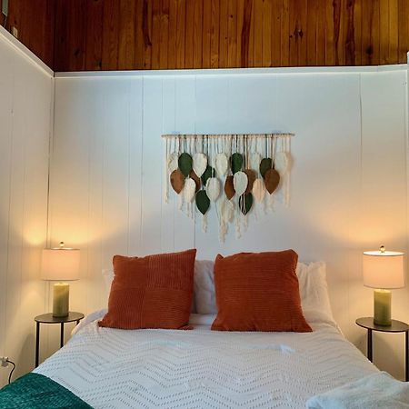 Lakefront Cottage In Secluded Cove Sunrise Beach Buitenkant foto