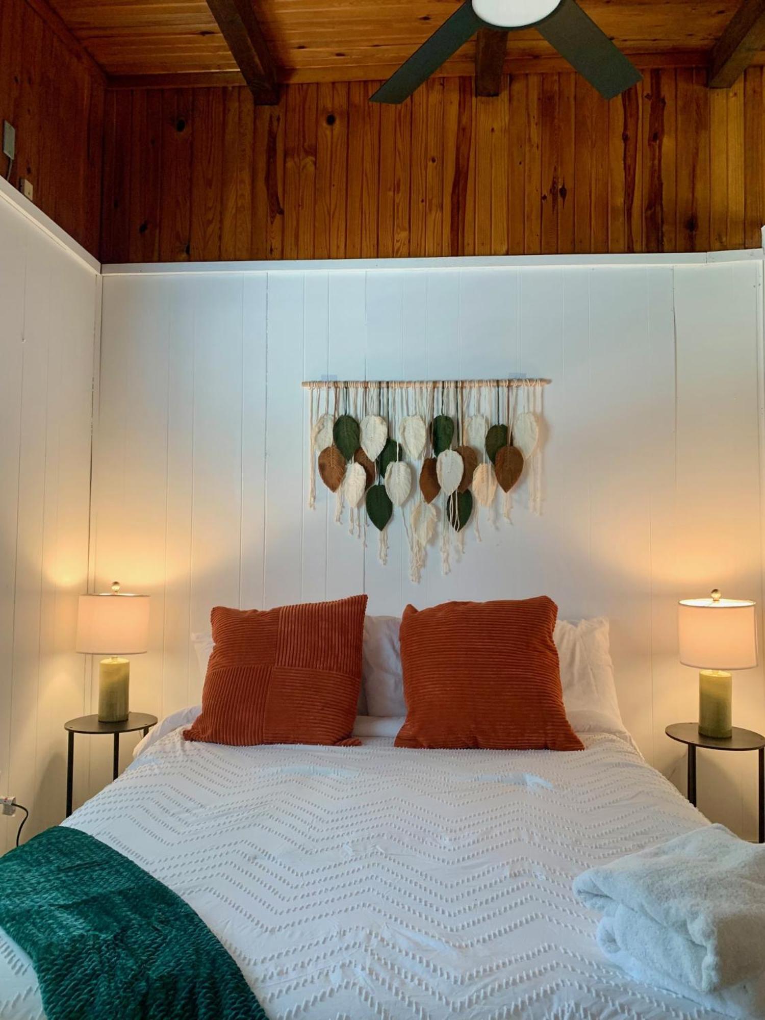 Lakefront Cottage In Secluded Cove Sunrise Beach Buitenkant foto